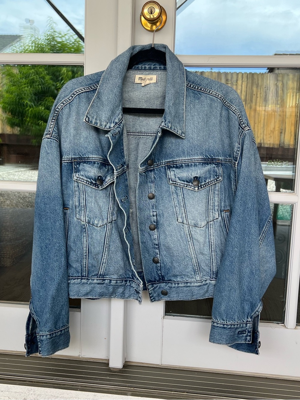 Madewell Relaxed Crop Jean Trucker Jacket in Billings Wash - Picture 3 of 6